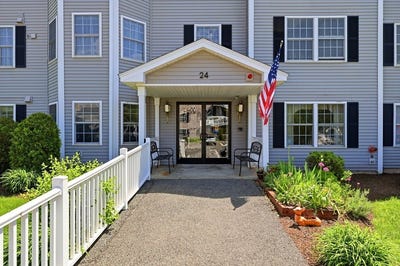 /international/us/24-greenleaves-drive-amherst-ma-110108149268/