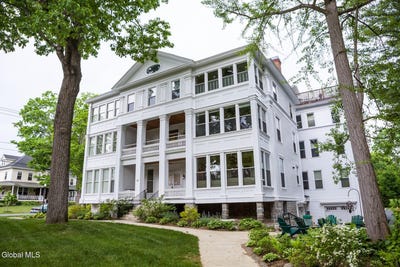 /international/us/45-greenfield-avenue-saratoga-springs-ny-110108178138/