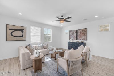 /international/us/1188-s-sunset-drive-chandler-az-110108358527/