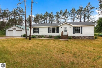 /international/us/4126-meadow-lane-thompsonville-mi-110099334345/
