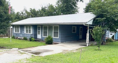 /international/us/208-north-ash-street-keytesville-mo-110101163713/