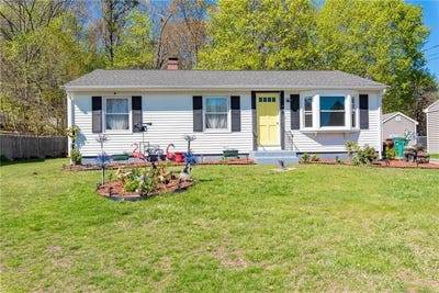 /international/us/82-patton-road-woonsocket-ri-110107697541/