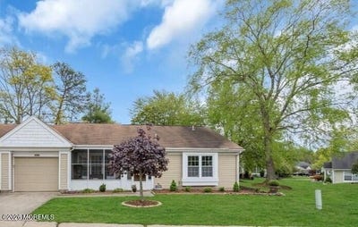 /international/us/1064b-buckingham-drive-manchester-nj-110106376071/