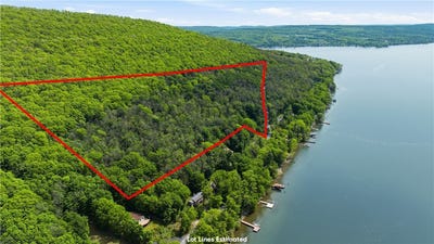 /international/us/w-bluff-drive-keuka-park-ny-110108253169/