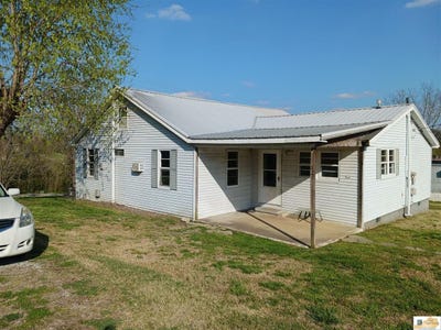 /international/us/325-oakland-street-burkesville-ky-110106803465/