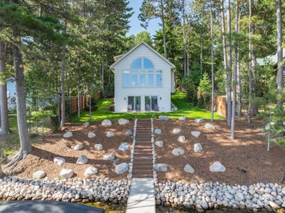 /international/us/8468-hower-rd-minocqua-wi-110107354630/