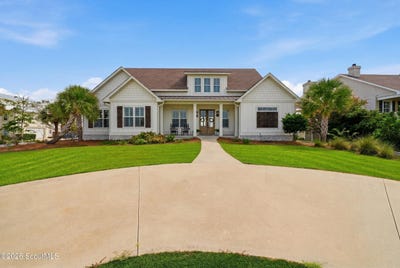 /international/us/102-talahi-island-lane-brunswick-ga-110120534042/