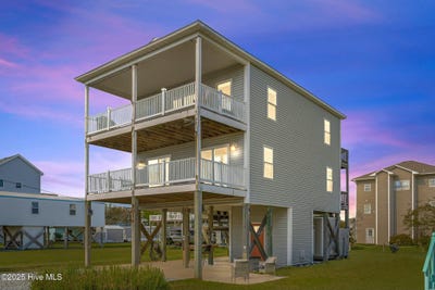 /international/us/8014-8th-street-surf-city-nc-110098640351/
