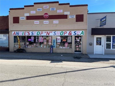 /international/us/106-n-main-st-piedmont-mo-110108343624/