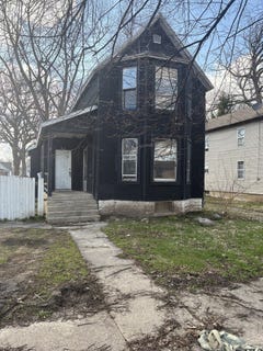 /international/us/337-n-6th-avenue-kankakee-il-110107077242/