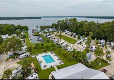 /international/us/1074-front-street-welaka-fl-110103157467/
