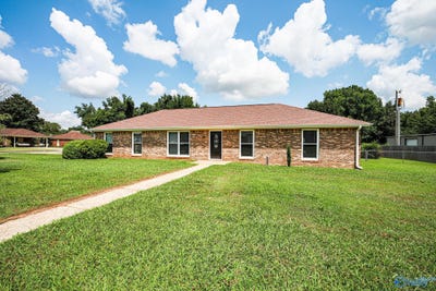 /international/us/2301-johns-avenue-muscle-shoals-al-110101453161/?lang=en