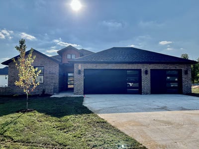 /international/us/5955-s-farm-road-163-springfield-mo-110101144093/