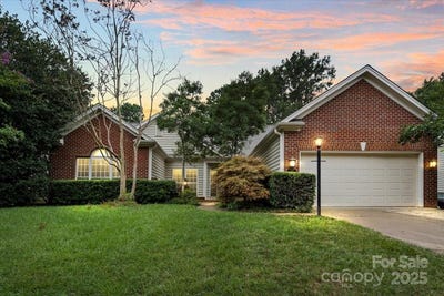 /international/us/722-meadow-lake-drive-matthews-nc-110101460470/?lang=id