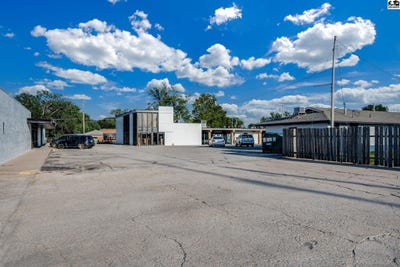 /international/us/510-e-17th-ave-hutchinson-ks-110108139902/