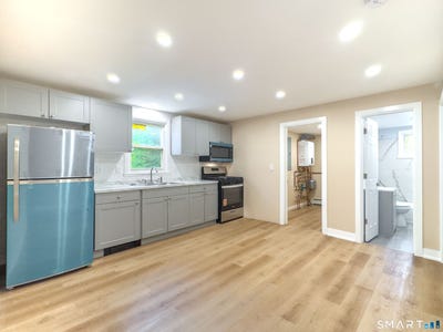 /international/us/1248-n-main-street-waterbury-ct-110108984736/