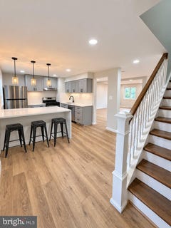 /international/us/8058-saint-annes-court-alexandria-va-110120097419/