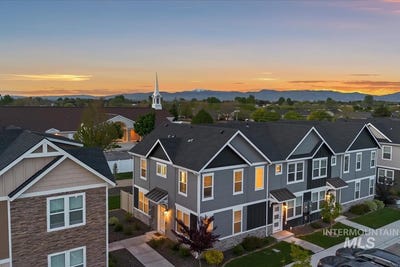 /international/us/10744-w-brownstone-lane-boise-id-110107732466/