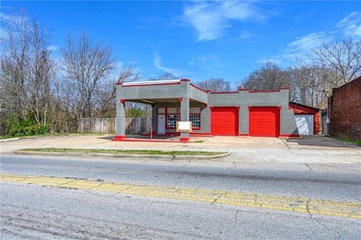 /international/us/121-n-main-street-belton-sc-110108177275/