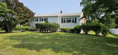 /international/us/509-newman-springs-road-lincroft-nj-110099997354/