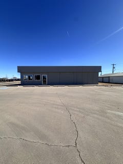 /international/us/320-n-2nd-st-floydada-tx-110104951050/