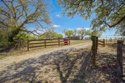 /international/us/4495-taylorsville-rd-red-rock-tx-110106758593/