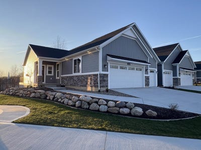 /international/us/2569-ravines-trail-drive-sw-byron-center-mi-110101428885/