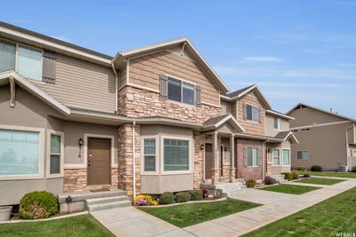 /international/us/490-e-700-s-clearfield-ut-110108166375/