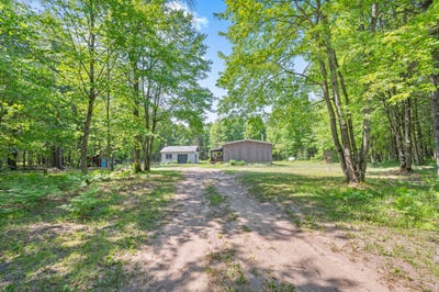 /international/us/283-w-16th-st-baldwin-mi-110100198514/