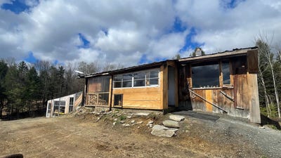 /international/us/922-crawford-trail-road-westfield-vt-110107879515/
