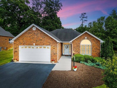 /international/us/405-clairmont-drive-blacksburg-va-110100721174/