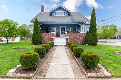 /international/us/323-northbound-gratiot-avenue-mount-clemens-mi-110099766423/