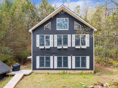 /international/us/105-mcnamee-road-canaan-ny-110119408686/