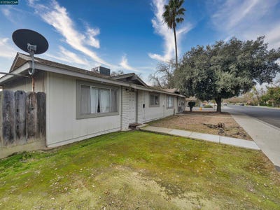 /international/us/2508-haddon-avenue-modesto-ca-110107154775/