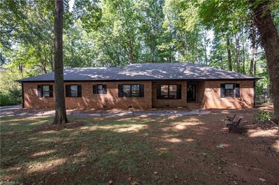 /international/us/4320-woodbourne-drive-clemmons-nc-110110257665/