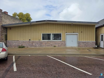 /international/us/104-w-wall-st-jasper-mn-110104017879/