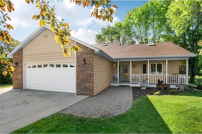 /international/us/404-7th-street-ne-melrose-mn-110108386616/