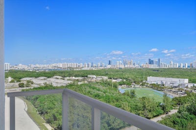 /international/us/15051-royal-oaks-lane-north-miami-fl-110107509162/