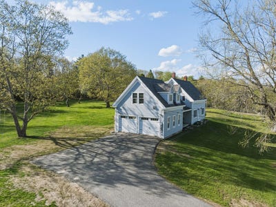 /international/us/619-morgan-bay-road-surry-me-110108229081/
