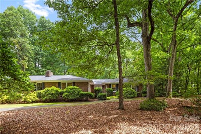 /international/us/2038-skyway-drive-monroe-nc-110108395688/