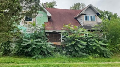 /international/us/2080-e-empire-avenue-benton-harbor-mi-110110417992/