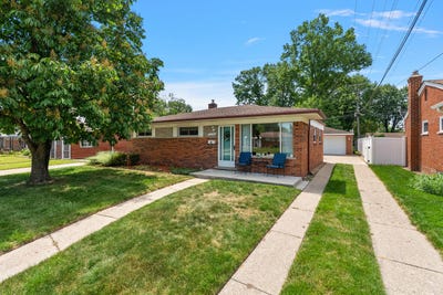 /international/us/32369-alvin-street-garden-city-mi-110108572921/