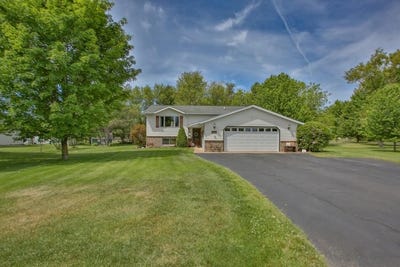 /international/us/2167-meadow-drive-kronenwetter-wi-110108551734/