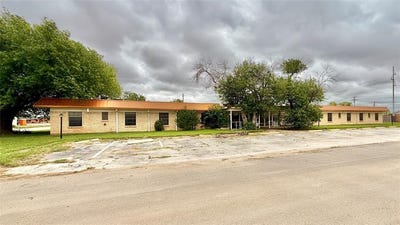 /international/us/125-avenue-j-anson-tx-110107487125/