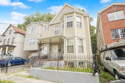 /international/us/1071-bond-street-elizabeth-nj-110101317773/