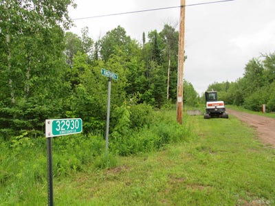 /international/us/kingfisher-lane-ontonagon-mi-110108966786/