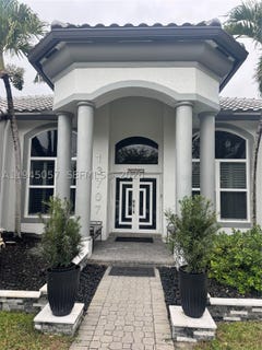 /international/us/13707-nw-21st-st-pembroke-pines-fl-110104850363/