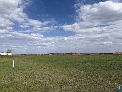 /international/us/5609-e-chandler-dr-sioux-falls-sd-110107828121/