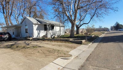 /international/us/1415-e-oak-st-caldwell-id-110106720313/