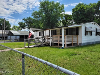/international/us/401-e-daugherty-street-carterville-mo-110099906798/